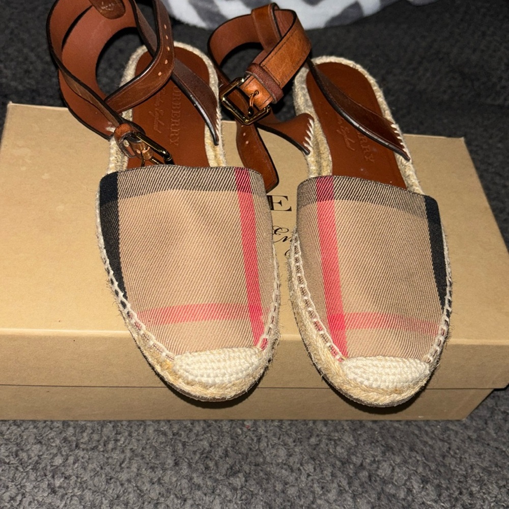 Burberry size 38 eur